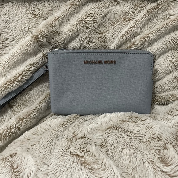 Michael Kors Clutch Purse Jet Set Travel - Picture 2 of 4